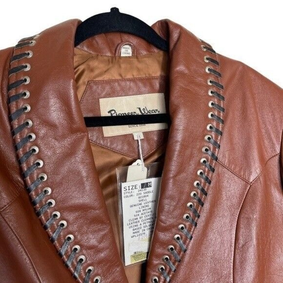Vintage Pioneer Wear Women’s Western genuine leather jacket size Medium - Picture 6 of 12